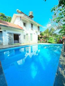 Aashiyana Villa - The Dream Stays ll Pvt Big Pool ll Garden ll 3 Ac Rooms ll Gazebo