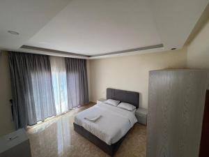 شاليه بمنتجع ميراج Mirage apartments