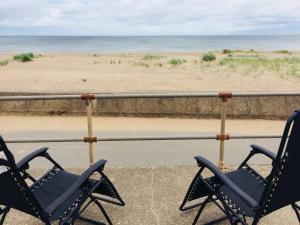 Comfy Holiday Home & Beach Hut