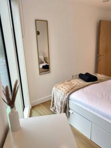 Spacious MCR Apartment - Gym - Terrace - Games Room - Free Secured Parking