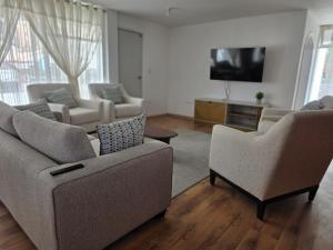 Tempo Departamento 4 dormitorios, 6 camas, 9 personas, con 2 balcones, wiffi y parking free