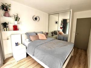 Beautiful renovated and modern apartment, 3 bedrooms with elevator