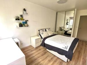 Beautiful renovated and modern apartment, 3 bedrooms with elevator