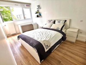 Beautiful renovated and modern apartment, 3 bedrooms with elevator