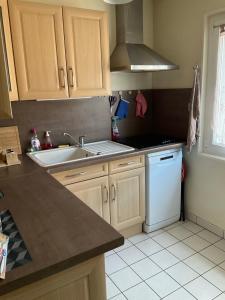 Grand T2 Côte de granit rose plages et commerces à proximité