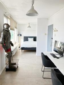 Unique Penthouse Knight Philippe II von Habsburg