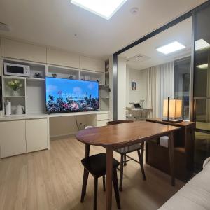 Newly Built APT #Subway#Hyundai Outlet#Triple St #Free Parking#