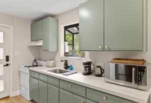 Designer Laurel Canyon Retreat, Hollywood Hills