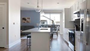 Landing Spectacular 1BD Pool Gym