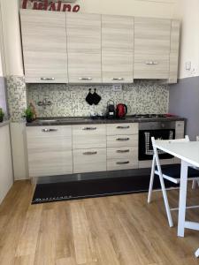 La casa nel vicolo-Casa Vittoria