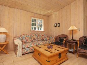 6 person holiday home in Blokhus-By Traum