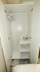 Best Value-Beautiful 1BR in the Heart of Makati w WiFi, washer-dryer, pool & gym