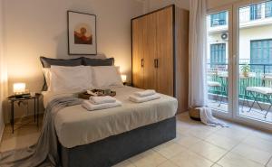 Central Chic Thessaloniki apartment with Balcony