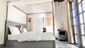 Dokchampa River View Villa