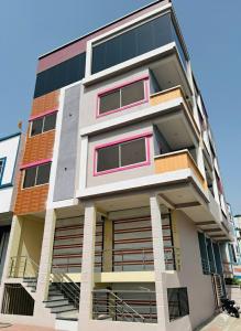 Stay with Jacuzzi & Rooftop Fun