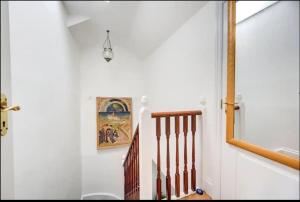 Modern 2-Bed Flat in Ealing Broadway