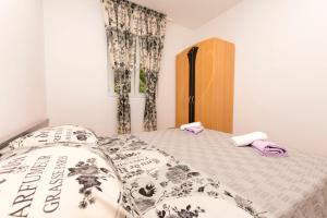 Apartments Petea Omis