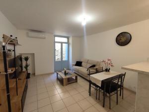 Escale au pied de la cité