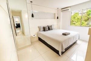 Apê em Copa com Varanda e Churrasqueira