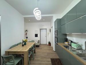 Jacuzzi-Garden Double EnSuite WiFi AC Near Metro