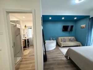 Jacuzzi-Garden Double EnSuite WiFi AC Near Metro