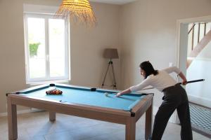 Maison tuffeau classée 3 étoiles - billard, jeux & jardin