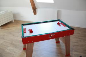 Maison tuffeau classée 3 étoiles - billard, jeux & jardin