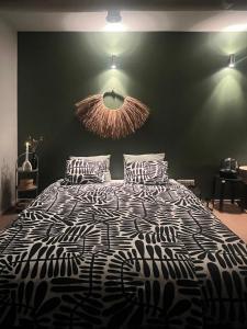 Unique, newly renovated studio