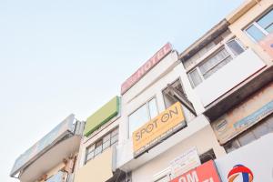 SPOT ON 36686 Hotel Om Shanti Palace