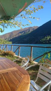 Bujtina Liqeni i Shkopetit