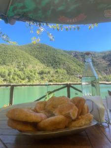 Bujtina Liqeni i Shkopetit