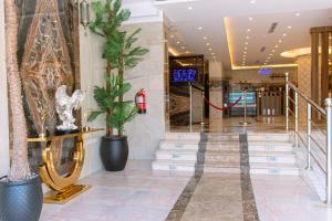 غصن الباسقة