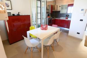 Appartamento e terrazza vista mare con giardino