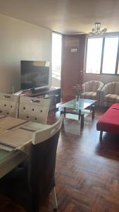 Pimentel frente al muelle con balcón