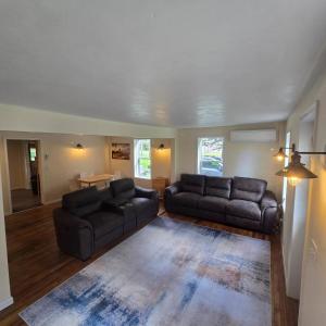 Big Barn Lodge - Farm House