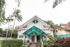 Hotel O Nova Dumas Homestay