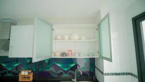 Chic 2BR l Pool Access, Free Parking & near TGV