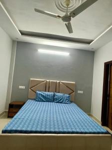 Private Room in Peaceful Shared Flat Attached Washroom