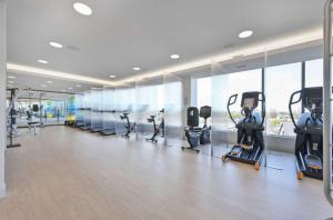 Central 1BR Apartment Assembly Square Pool Gym Parking Sleep 5