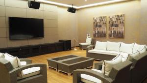 Molek Regency Studio 10 min Austin I 15 min CIQ -4pax PetFriendly, Netflix High Floor Unblock City Pool View, 1Carpark