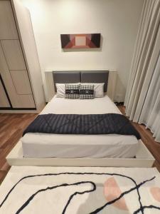 Molek Regency Studio 10 min Austin I 15 min CIQ -4pax PetFriendly, Netflix High Floor Unblock City Pool View, 1Carpark
