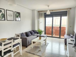 Cortes Suite - Pool paddle tennis court and gym