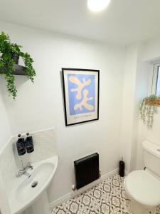 Stylish Townhouse in Rugby, sleeps up to 9!