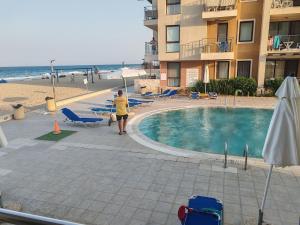 Апартамент E003 в Обзор Бийч Резорт - усещането да живееш на плажа !!!