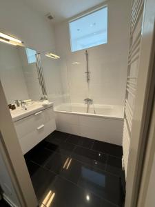 MD Studios 7th District