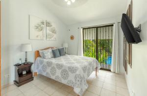 Pura Armonia Condo with Outdoor Patio
