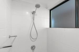 Lagoon Lookout - Poolside Studio near Trinity Beach