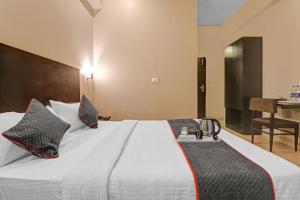 Super Townhouse Amaraa Hotel Near Phoenix Palassio