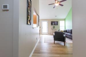 Family & Couples King Suite Home Near Lake Norman State Park & 30 mins from Charlotte