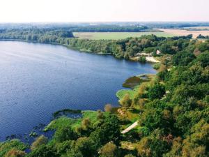 Secluded Oasis by Kvie Lake-By Traum